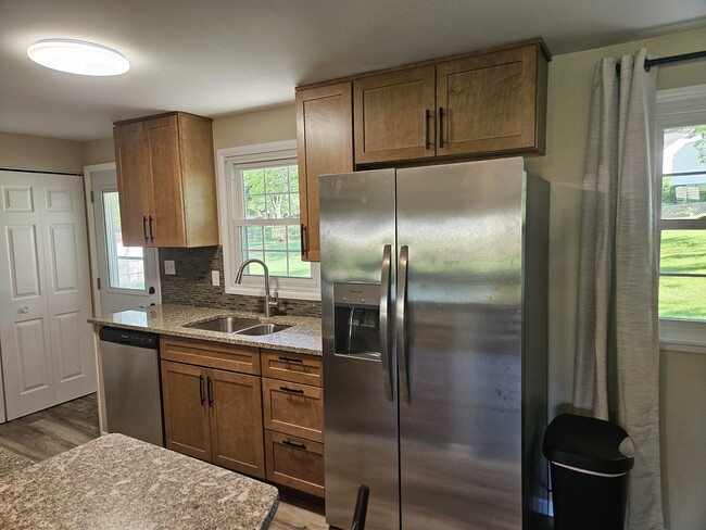 Building Photo - 38 Edenhurst Dr