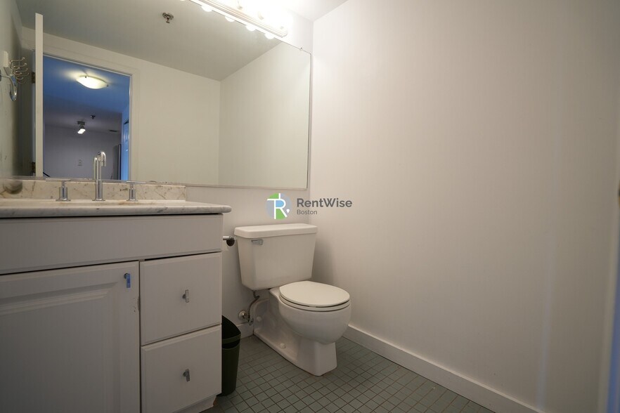 Building Photo - 15 N Beacon St
