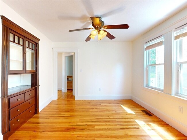 Building Photo - 25 Charlotte Rd