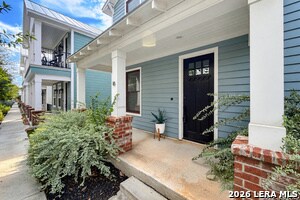 Building Photo - 311 E Evergreen St