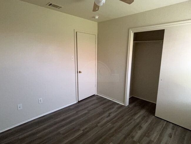 Building Photo - 2318 Wildewood Dr
