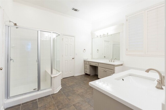 Building Photo - 3731 Charter Dr
