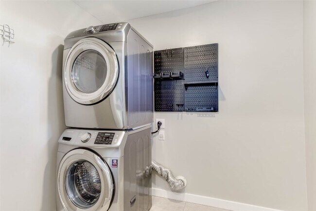 Building Photo - 4702 Bandera Rd