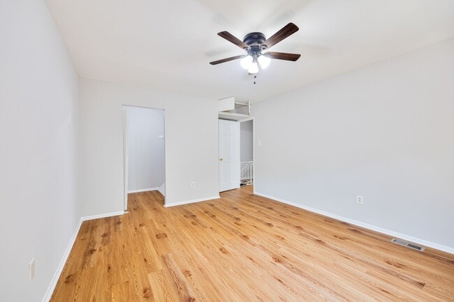 Building Photo - ? Newly Updated 2 Bedroom  1 1/2 BATH in the NORTHEAST near Franklin Mills - Minutes to I95 and R...