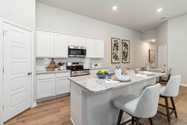 Building Photo - Brand New Amanda Park Townhome | 3 Bed, Private Yard & Modern Finishes