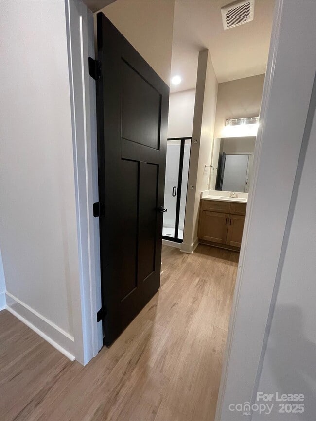 Building Photo - 233 W Main St