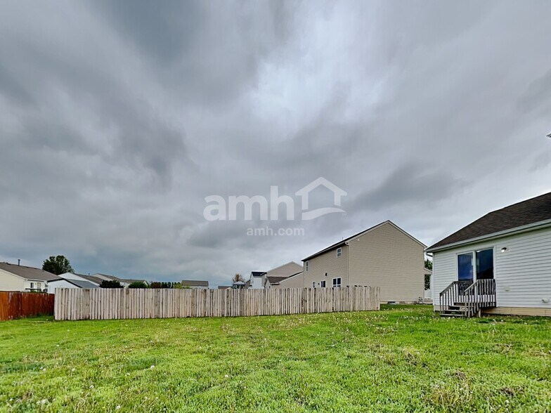 Building Photo - 583 Virginia St