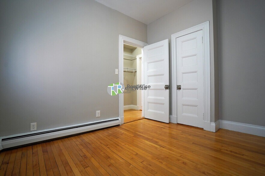 Building Photo - 72 Gardner St