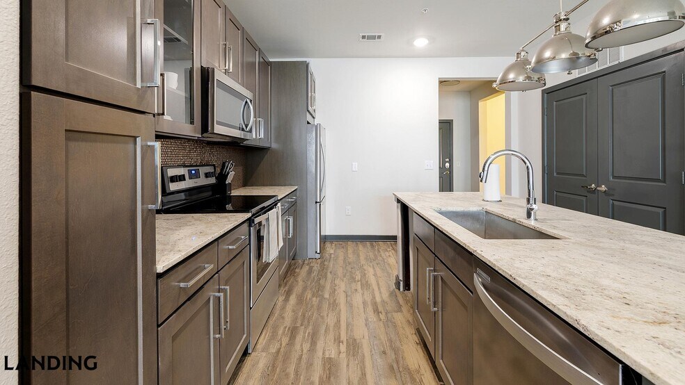 Building Photo - 3001 Crockett St