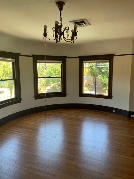 Building Photo - 1308 Oxford St