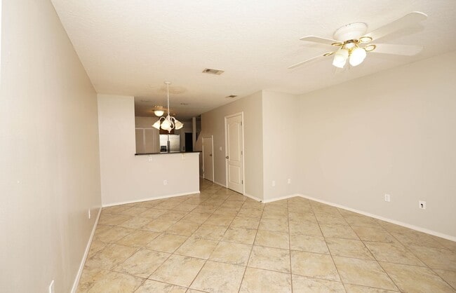 Building Photo - Two bed townhome in Bluewater with a Commu...