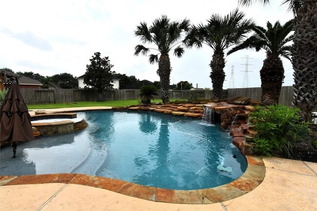 Building Photo - 19439 Suffolk Hollow Ln