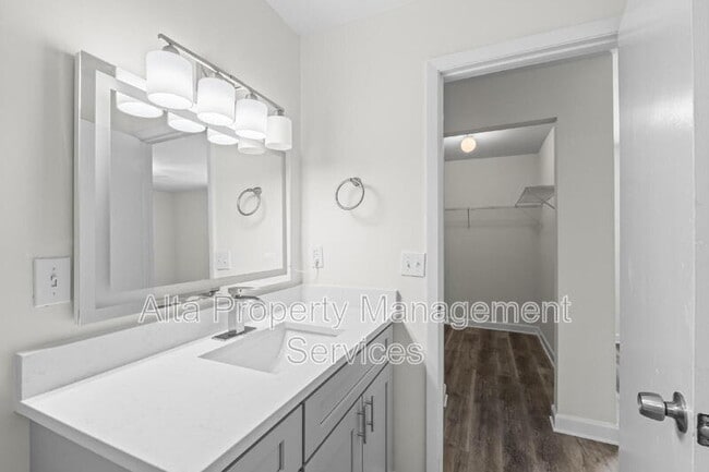 Building Photo - 1848 Willowood Dr