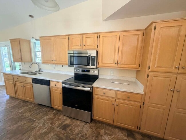 Building Photo - 1333 Copper Dr