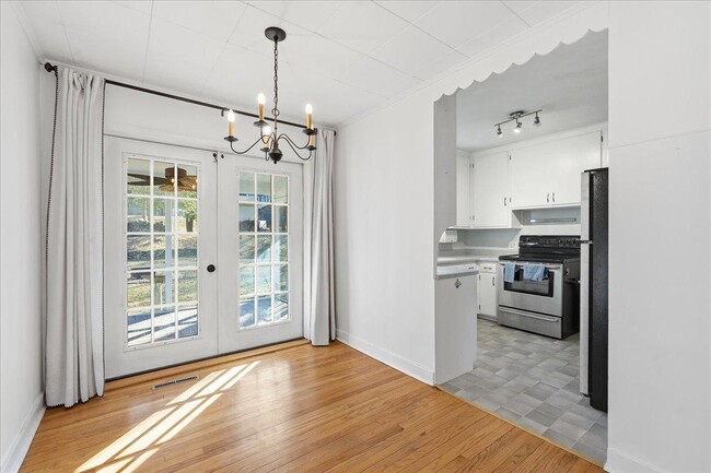 Building Photo - 313 S Midvale Blvd