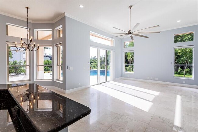 Building Photo - 15683 Cypress Park Dr