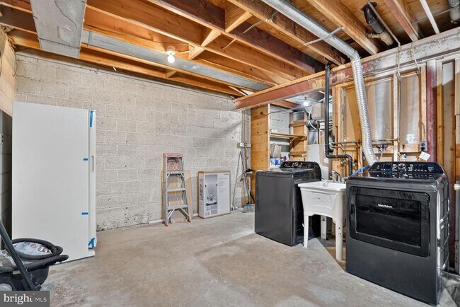 Building Photo - 9457 Jenerio Ct
