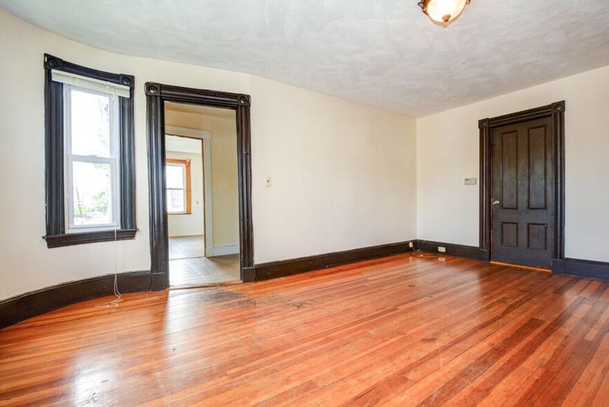 Building Photo - 46-48 South St