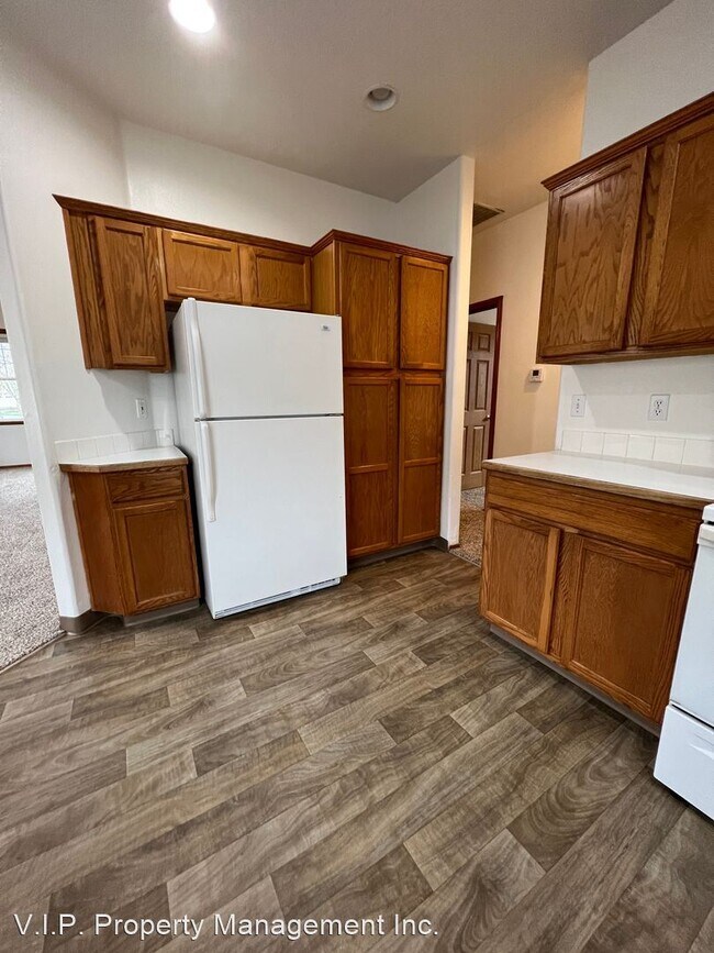 Building Photo - 3 br, 2 bath House - 1228 NE Multnomah Dr.