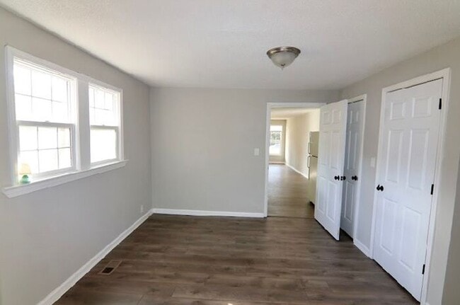 Building Photo - Cozy Duplex in Kannapolis
