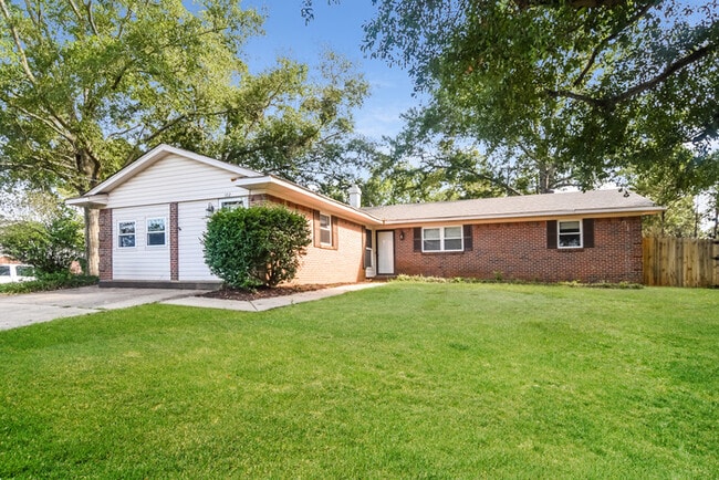 Building Photo - 102 Griffith Ave