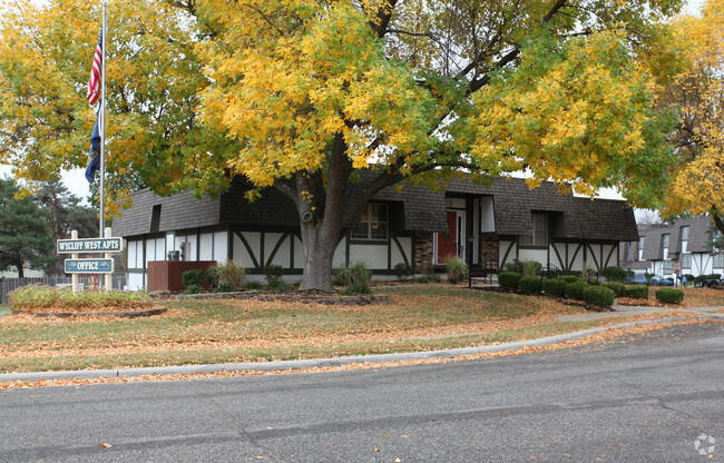 Primary Photo - Wycliff West Apartments