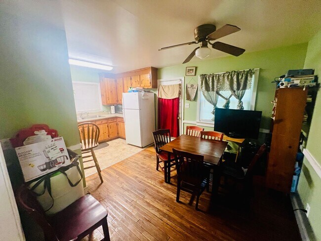 Building Photo - Beautifully Updated 3bdrm/1bth Ranch Style Home Located in the Glen Lea Area!