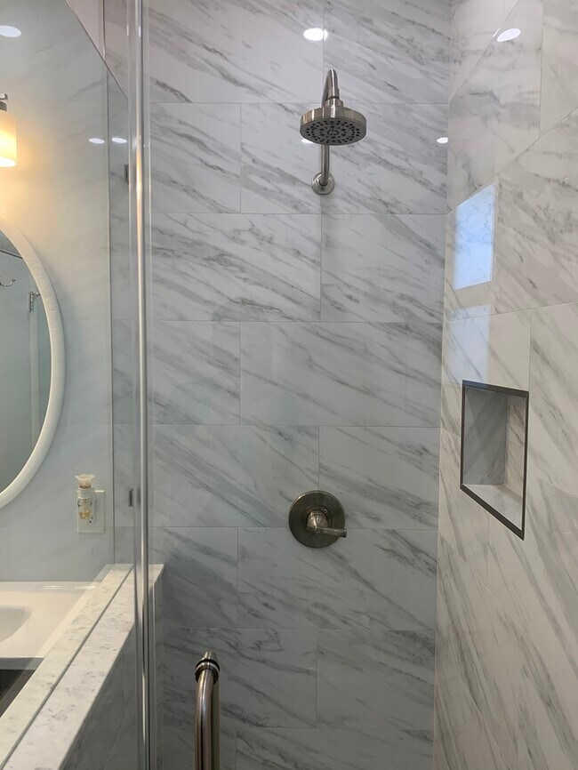 Building Photo - CHARMING KEY WEST HOME