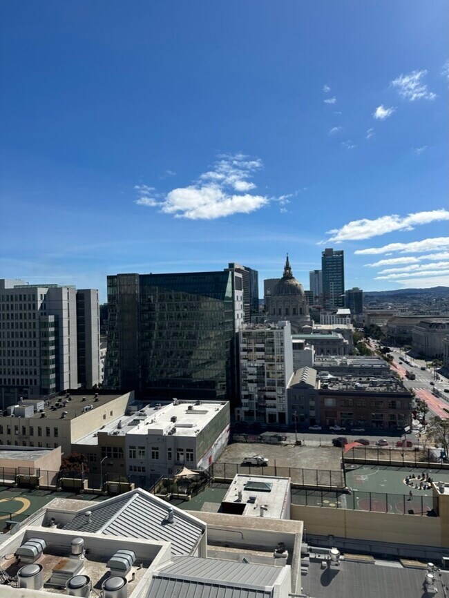 Building Photo - 650 Turk St