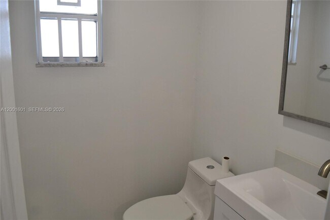 Building Photo - 220 NW 87th Ave