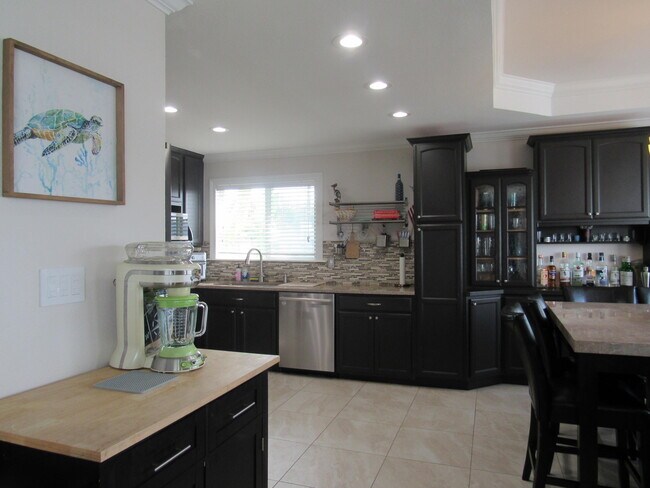 Building Photo - 103 Starfish Ln