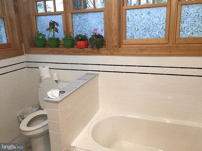 Building Photo - 708 Conestoga Rd