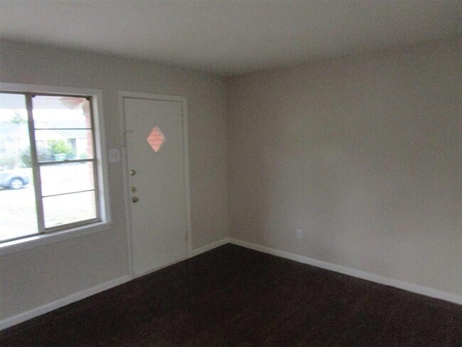 Building Photo - 616 Garrett St