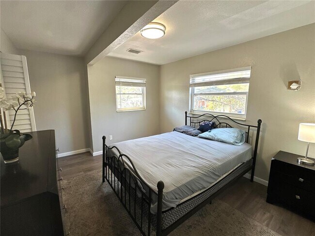 Building Photo - 999 Dr. M.L.K. Jr St S