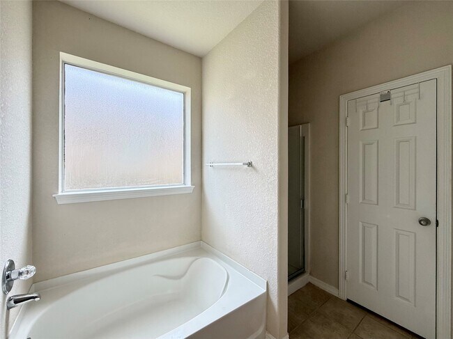 Building Photo - 12315 Gentlebrook Dr