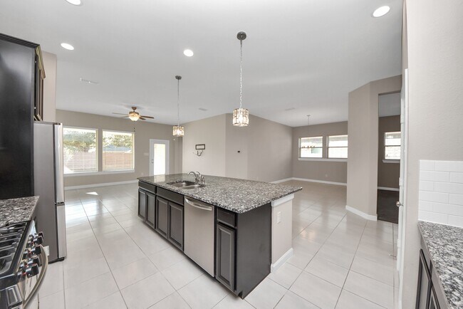 Building Photo - 8114 Silverspot Ln