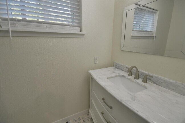 Building Photo - 1420 Sweet Gum Ln