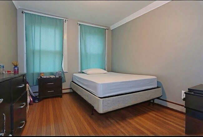 Building Photo - Desirable apartment in Brighton