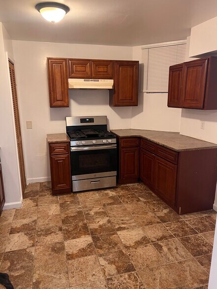 Building Photo - 163 Fair St