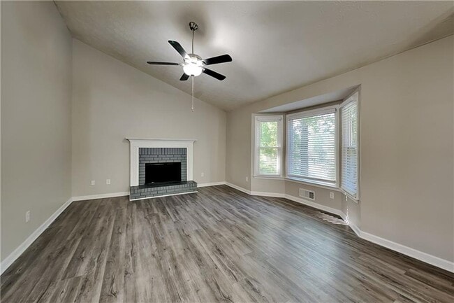 Building Photo - 434 Robin Hood Dr