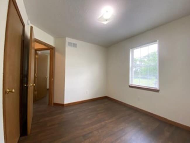 Building Photo - 3 Bedroom Home with 2 Car Attached Garage!