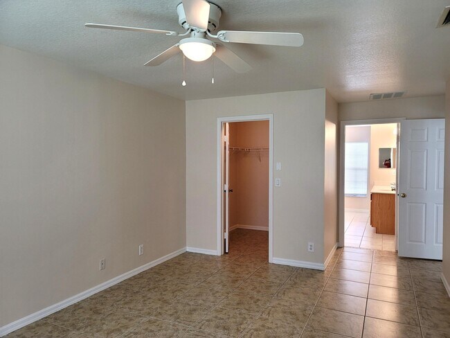 Building Photo - 3438 SW San Benito St