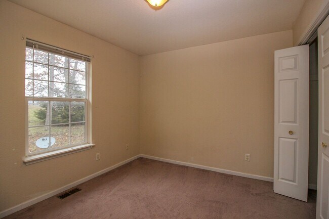 Building Photo - 5005 Kirk Hill Rd
