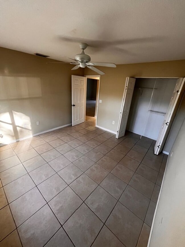 Building Photo - Beautiful 3/2 Maintenance Free Home