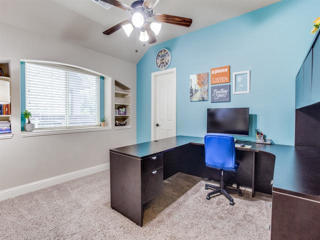 Building Photo - 804 Longhorn Drive