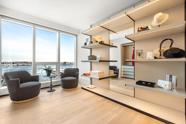 Building Photo - 150 Seaport Blvd