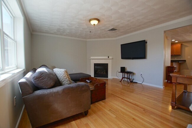 Building Photo - 13 Endicott St