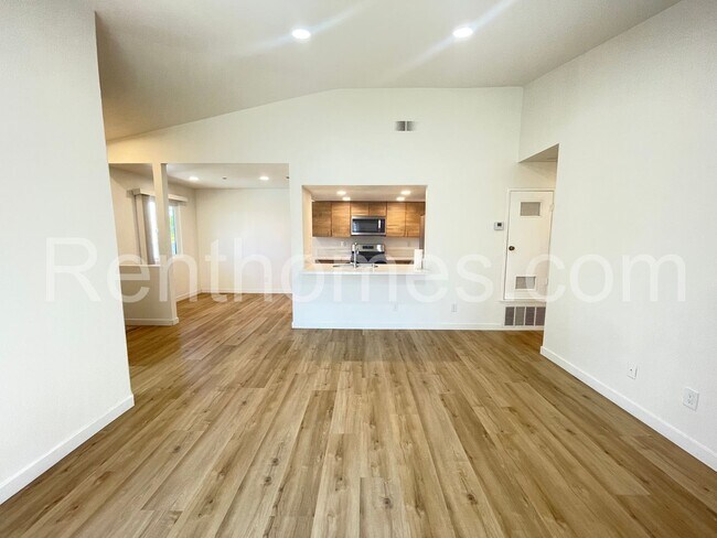 Building Photo - 9489 Fairgrove Ln