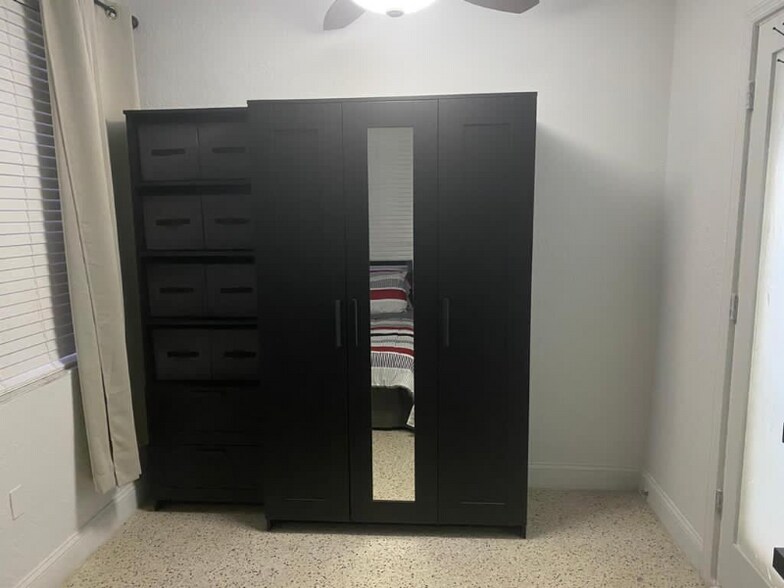 Building Photo - 900 NE 85th St