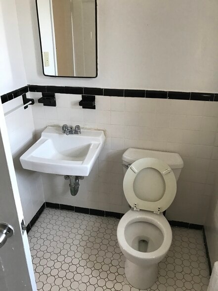 Building Photo - 146 Union Ave